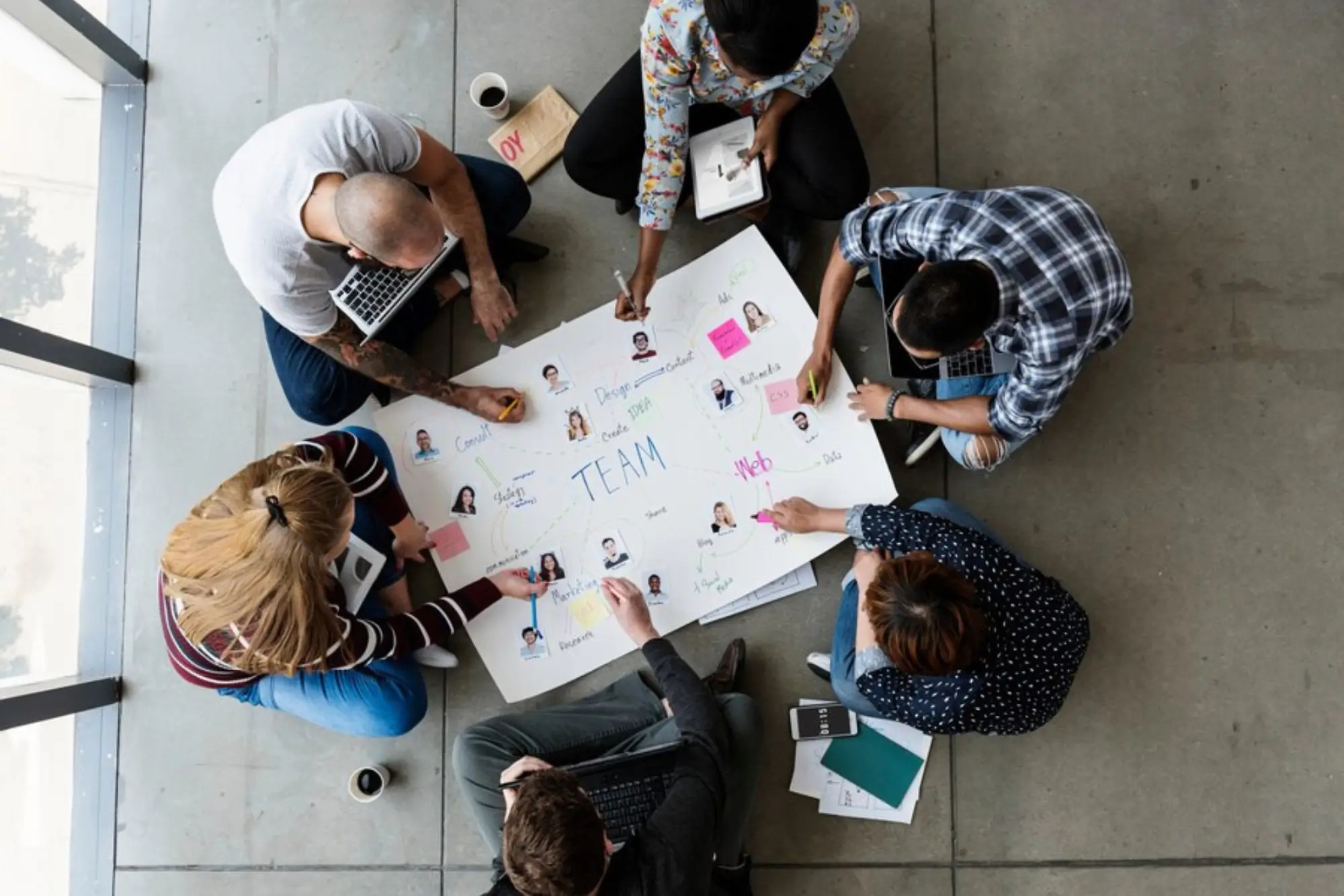 marketsuitepro-team-brainstroming